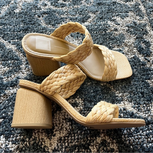 ⭐️REDUCED⭐️ NWOB Dolce Vita Natie sandal (Beige Raffia) (sz 9) - Picture 2 of 4